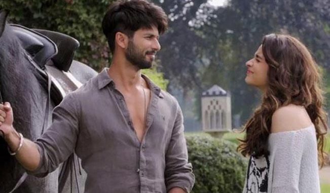 Shahid-Alia enact a scene from Romeo and Juliet.